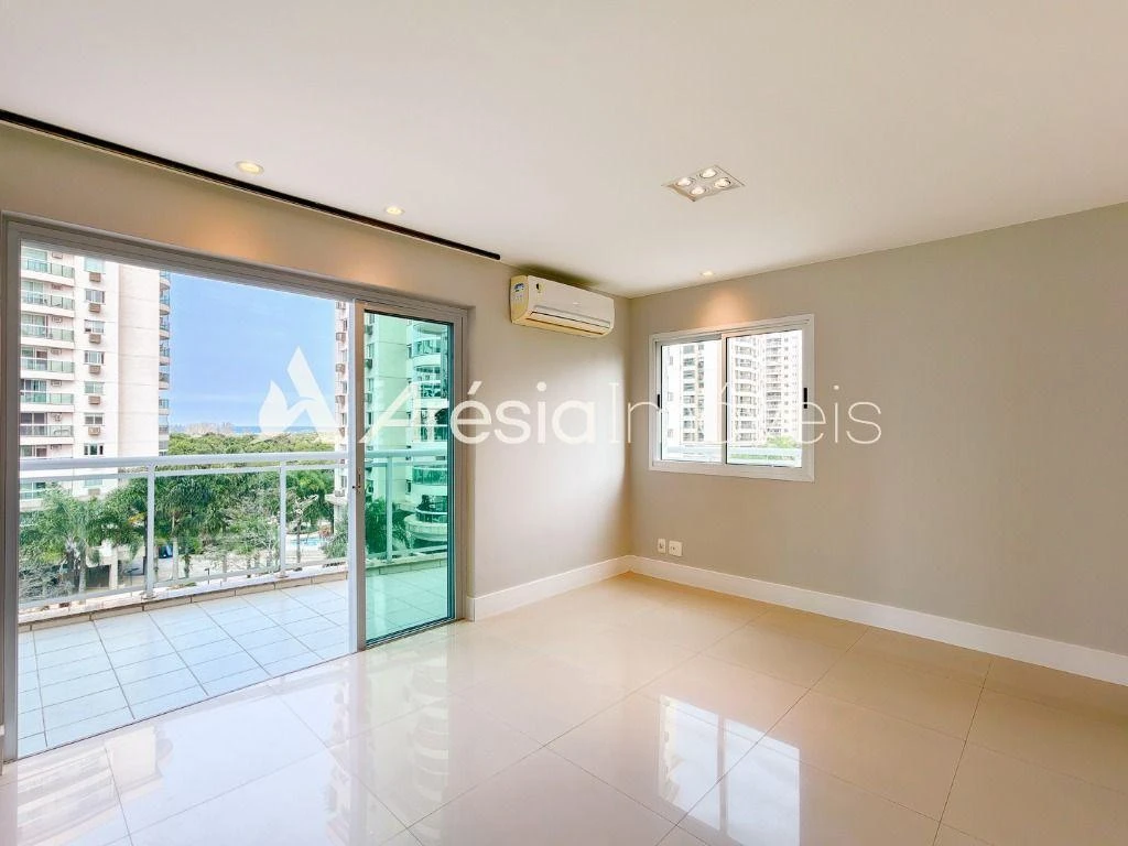 Apartamento com 3 dormitórios e varanda envidraçada — photo 2