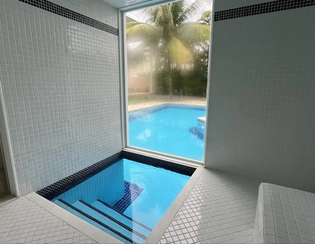 House with 5 bedrooms and 5 bathrooms, 830 m² — photo 3