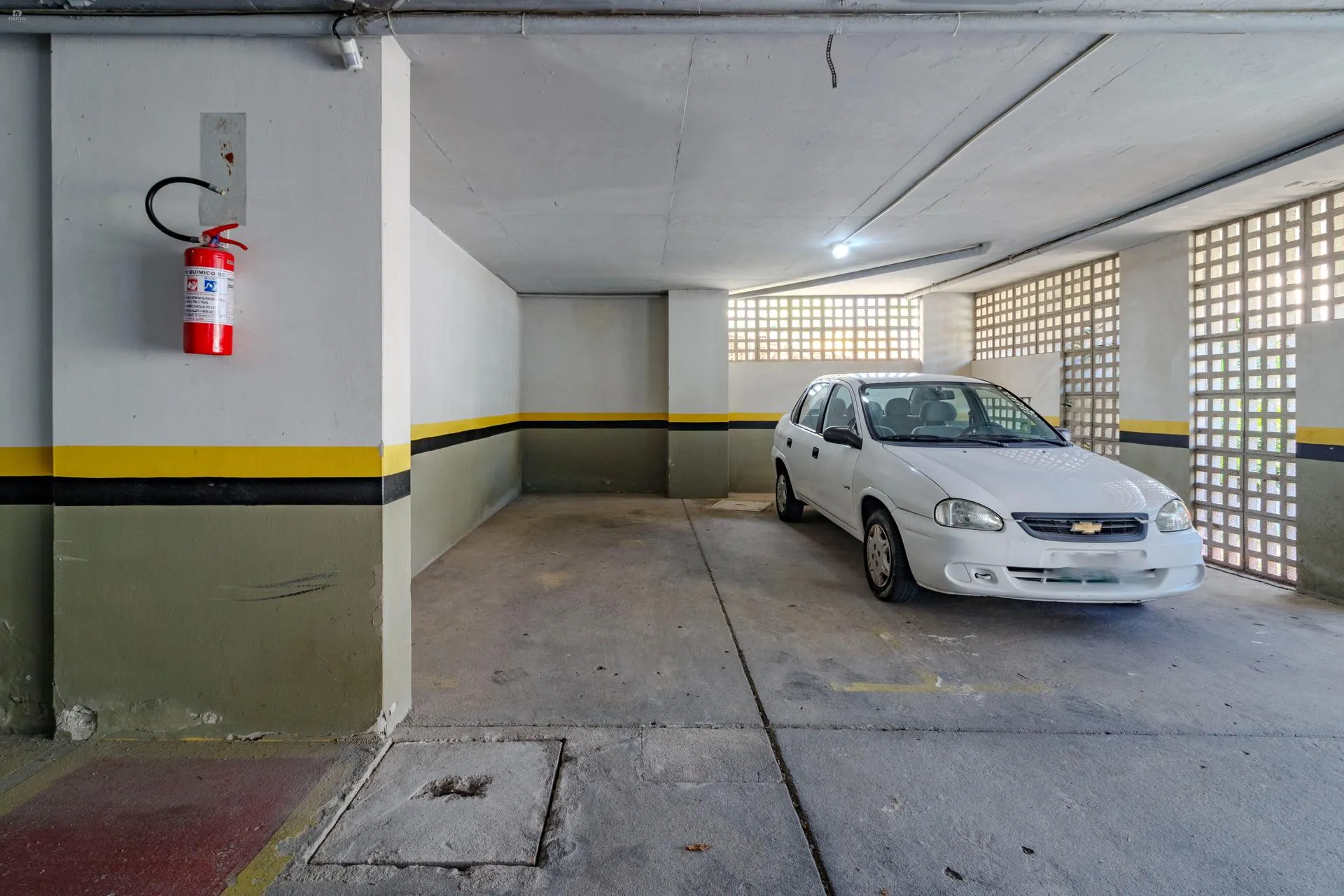 Balcony with a grill in a 2-bedroom apartment, 60 m² — photo 32
