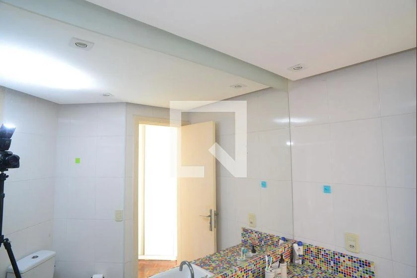 4-bedroom apartment with enclosed glass balcony — photo 46