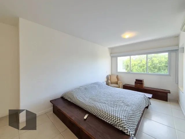 Apartment with 4 bedrooms and 4 bathrooms — photo 2