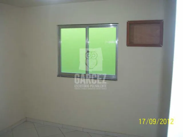1-bedroom apartment with fitted kitchen cabinets — photo 2
