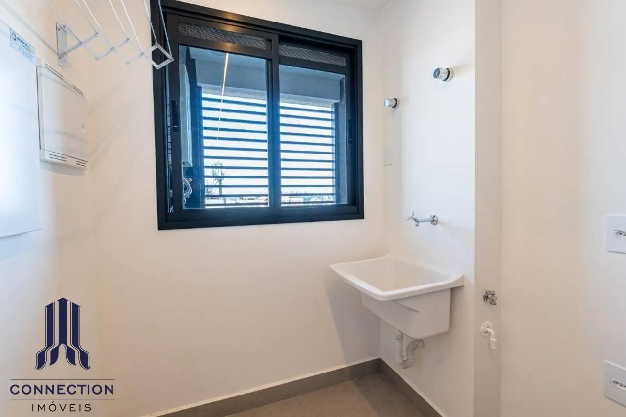 Floor-to-ceiling windows in a 2-bedroom apartment, 83 m² — photo 7