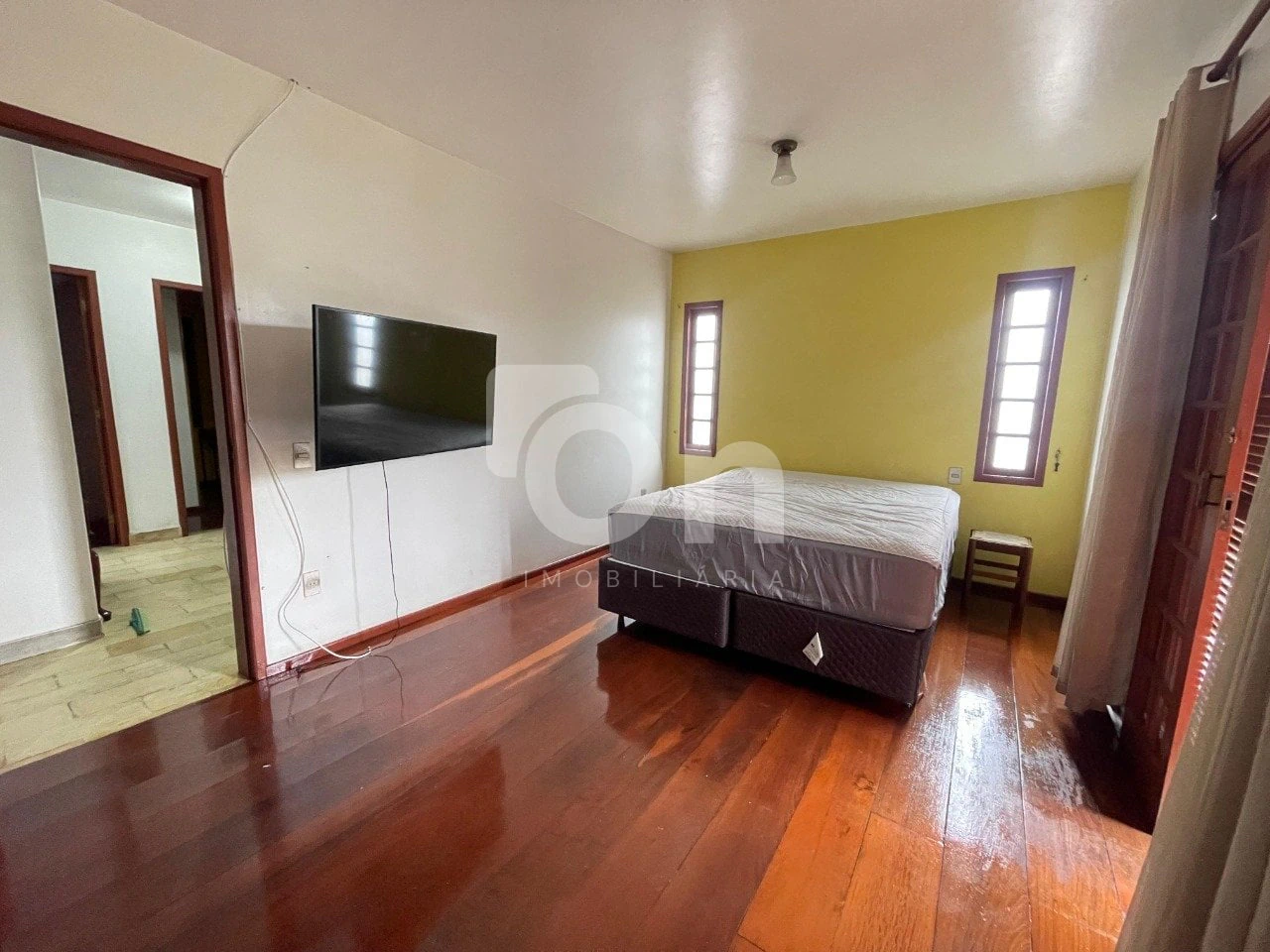 3-bedroom house with a bathtub — photo 5
