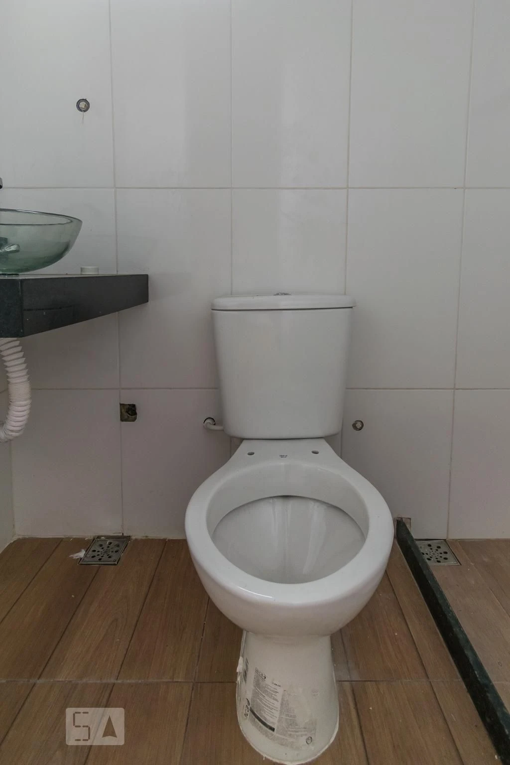 House with 1 bedroom and a balcony, 2 bathrooms — photo 14