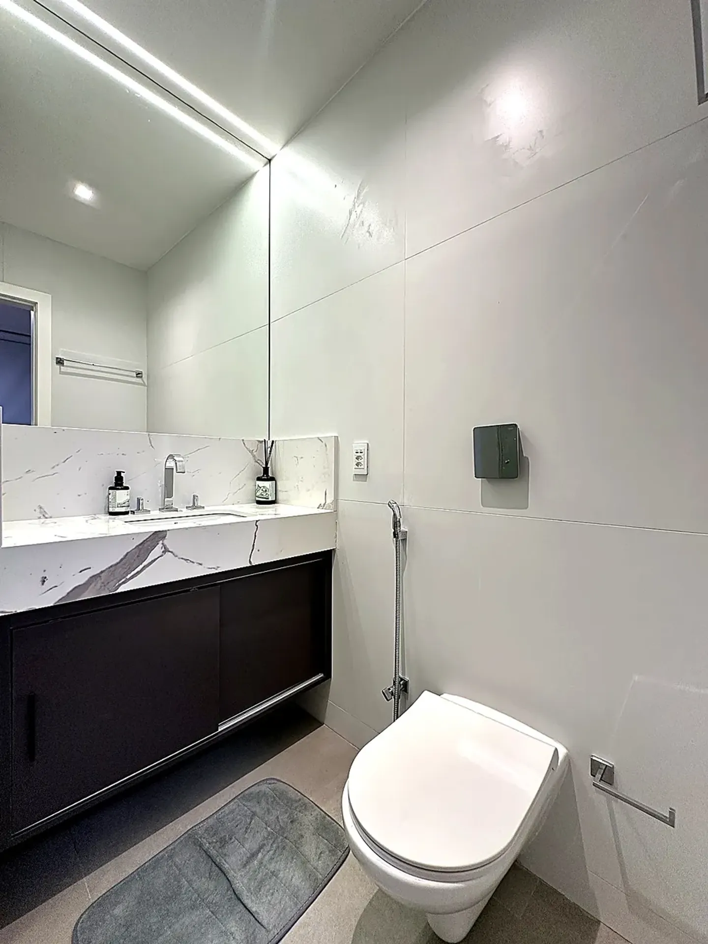 Apartamento mobiliado com 3 quartos e 3 banheiros — photo 40