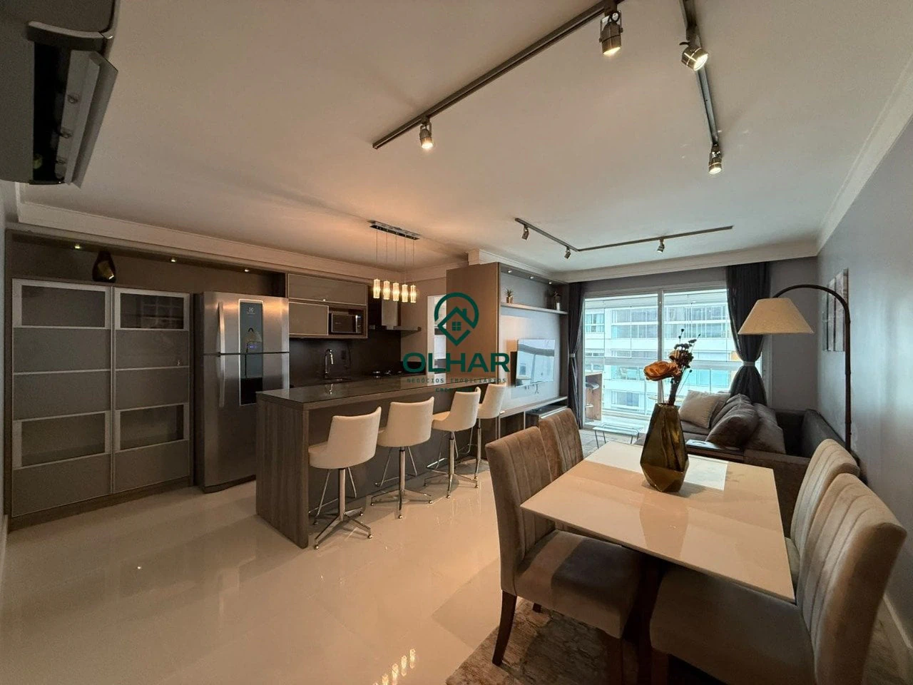 Glass-enclosed balcony in a 2-bedroom apartment, 93 m² — photo 3