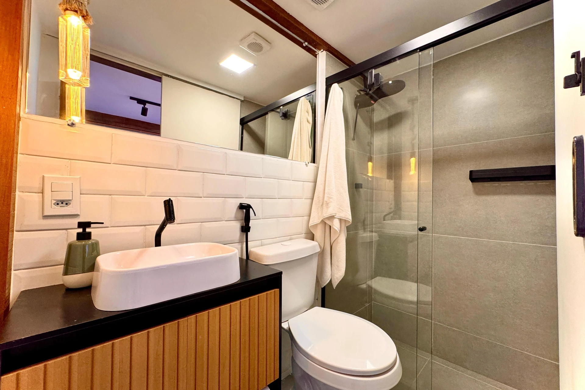 1 quarto e piso de madeira ou laminado: apartamento de 24 m² — photo 11