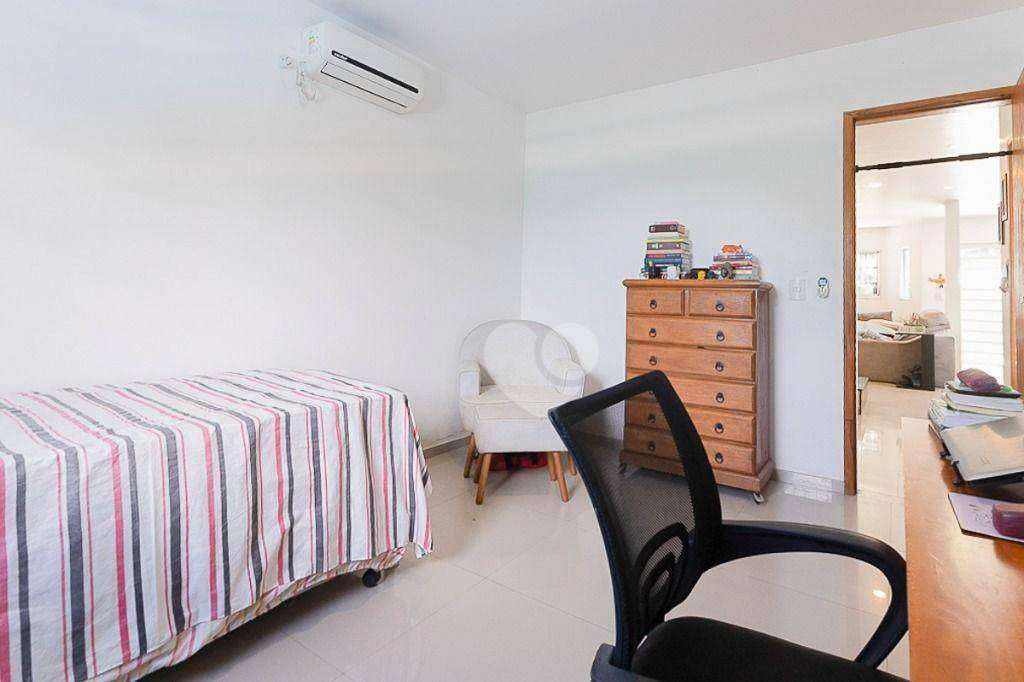 Furnished triplex house with 4 bedrooms and 370 m² — photo 20