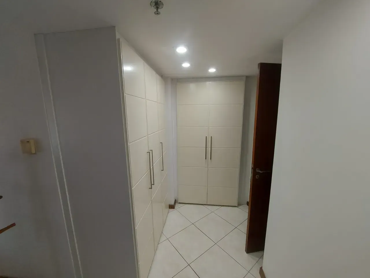 2-bedroom apartment with water view through the windows — photo 13