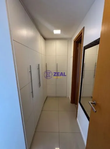 Furnished apartment, 186 m², with a glass-enclosed balcony — photo 4