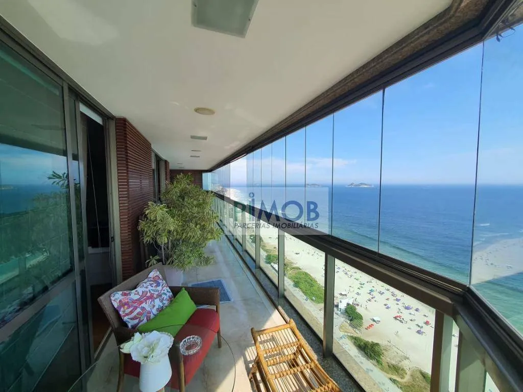 Apartamento mobiliado 260 m² no 23º andar com 3 vagas