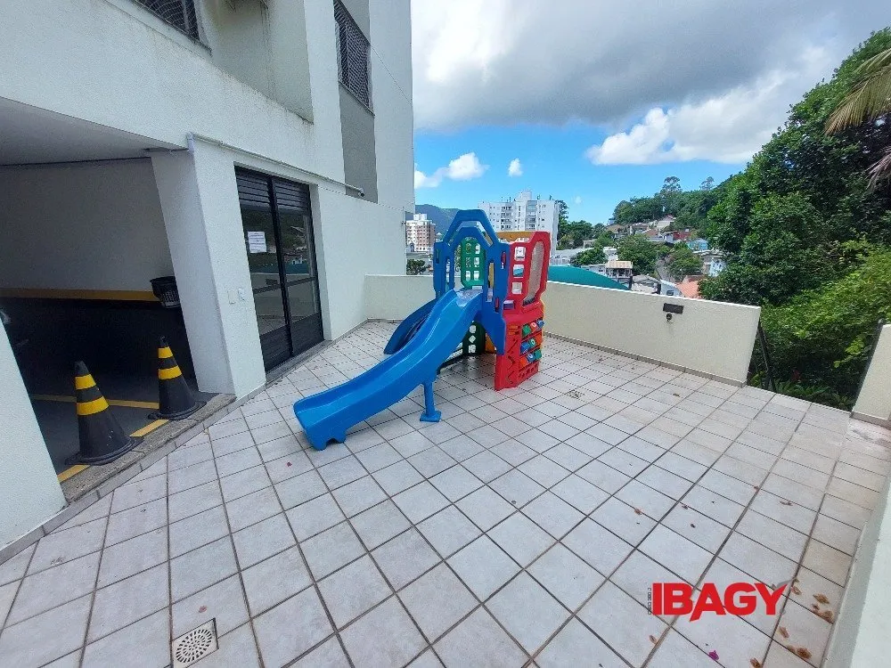 Furnished apartment with 2 bedrooms and 71 m² — photo 13