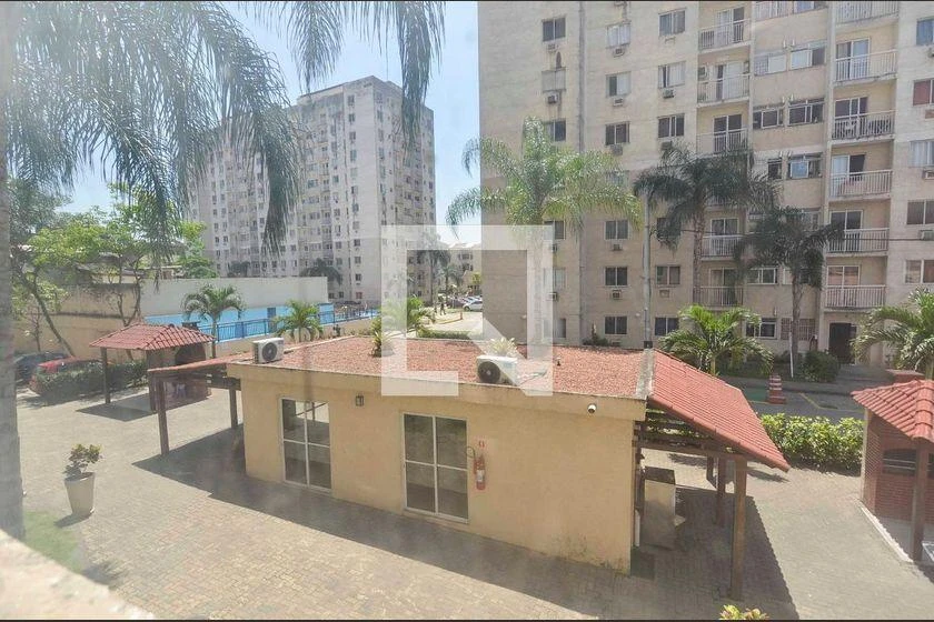Apartamento de 2 quartos em condomínio com piscina — photo 22