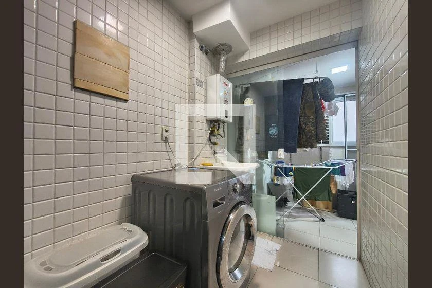 Furnished apartment, 103 m², with a glass-enclosed balcony — photo 7