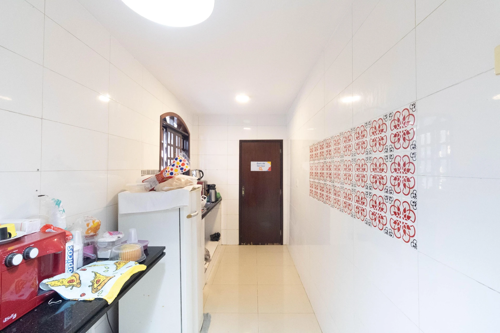 House with 3 bedrooms and a separate kitchen with gas stove — photo 10