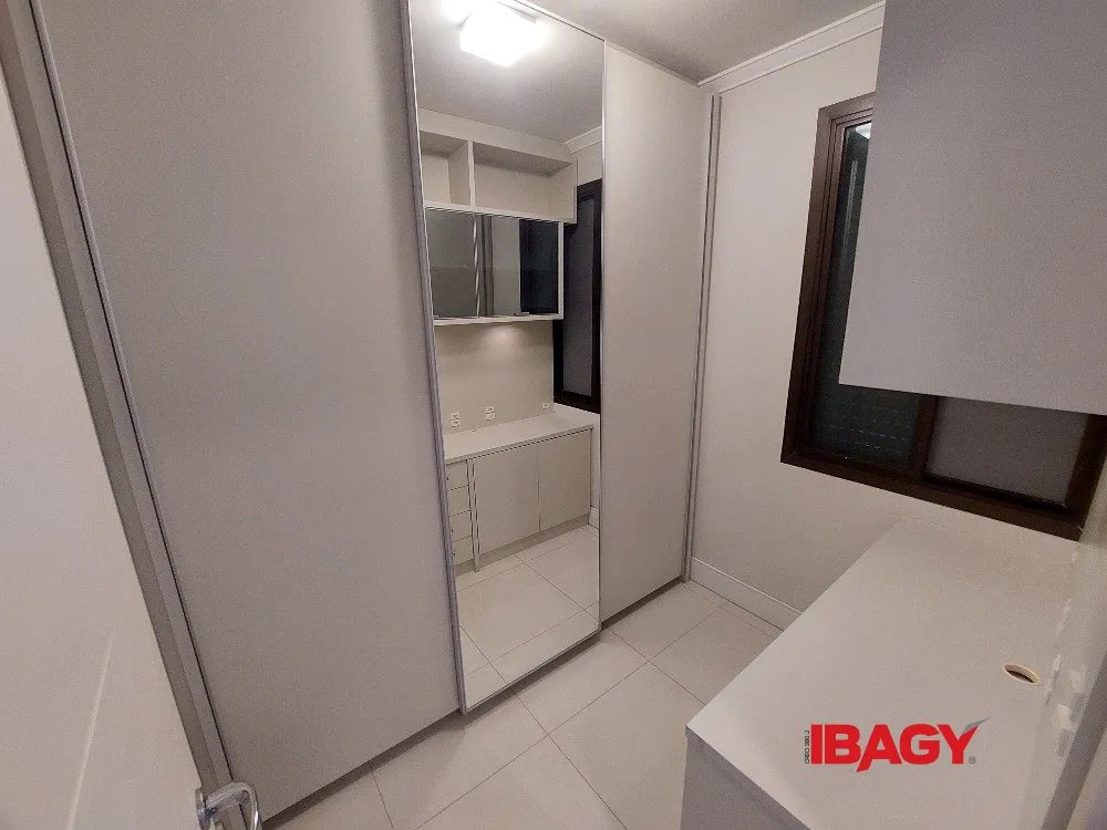Furnished apartment, 146 m², with a home office — photo 24