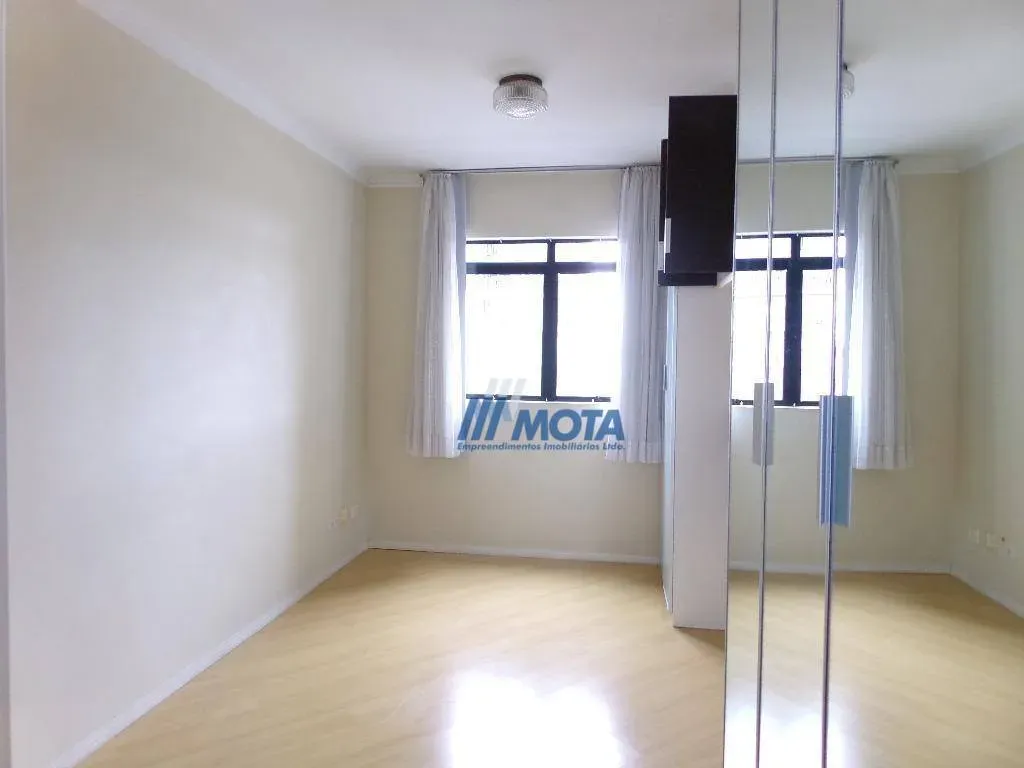 3-bedroom apartment with a bathtub — photo 7