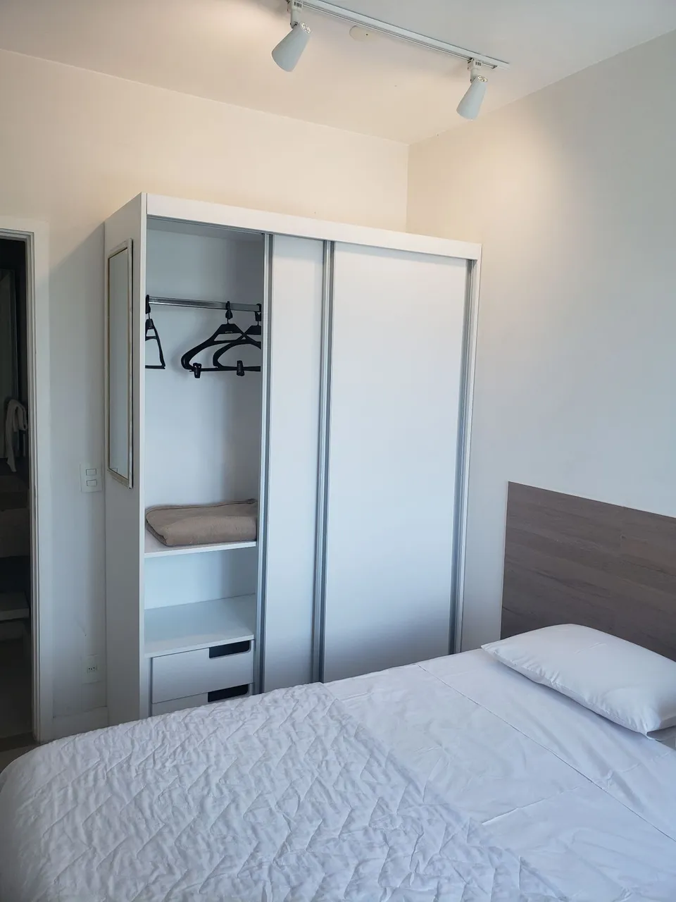 Apartamento amueblado con 1 dormitorio y cocina abierta — photo 5