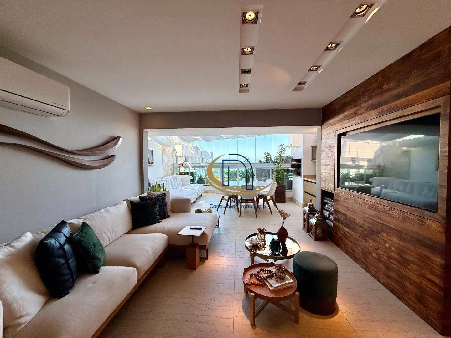 Front-facing penthouse with 215 m² and 4 bedrooms — photo 2