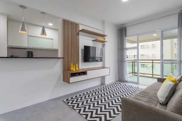 Glass-enclosed balcony in a 2-bedroom apartment, 78 m² — photo 10