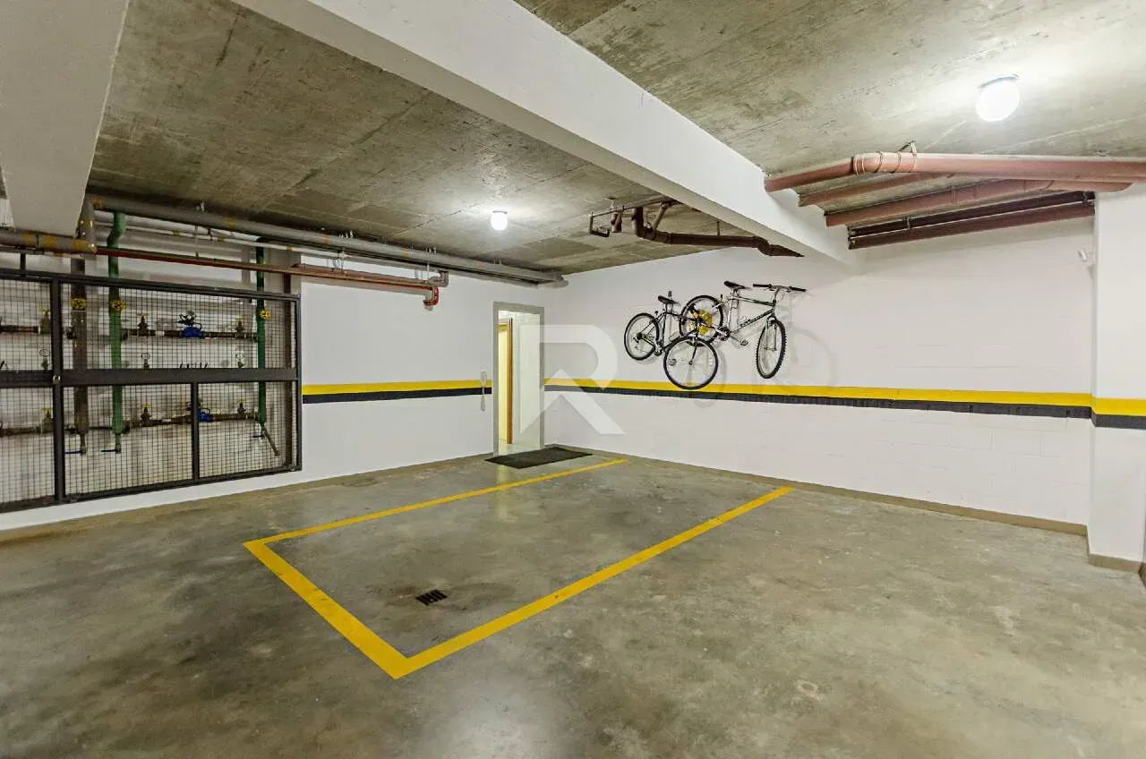 3-bedroom apartment with 3 parking spaces and home office — photo 43