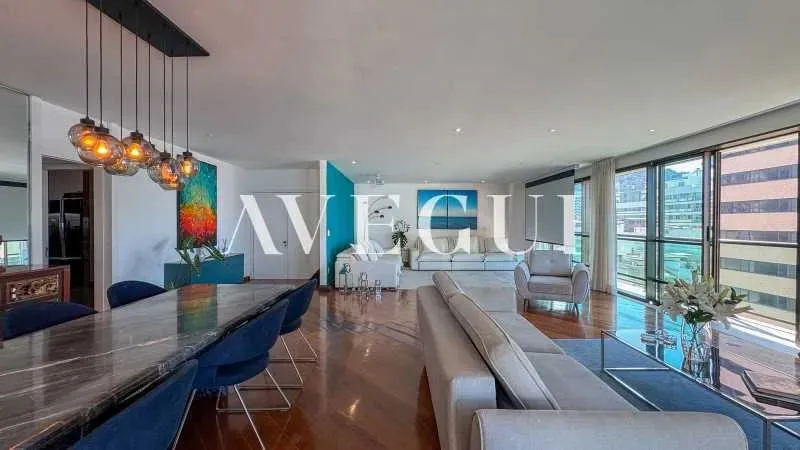 250 m² apartment with 4 bedrooms and 3 parking spots — photo 13