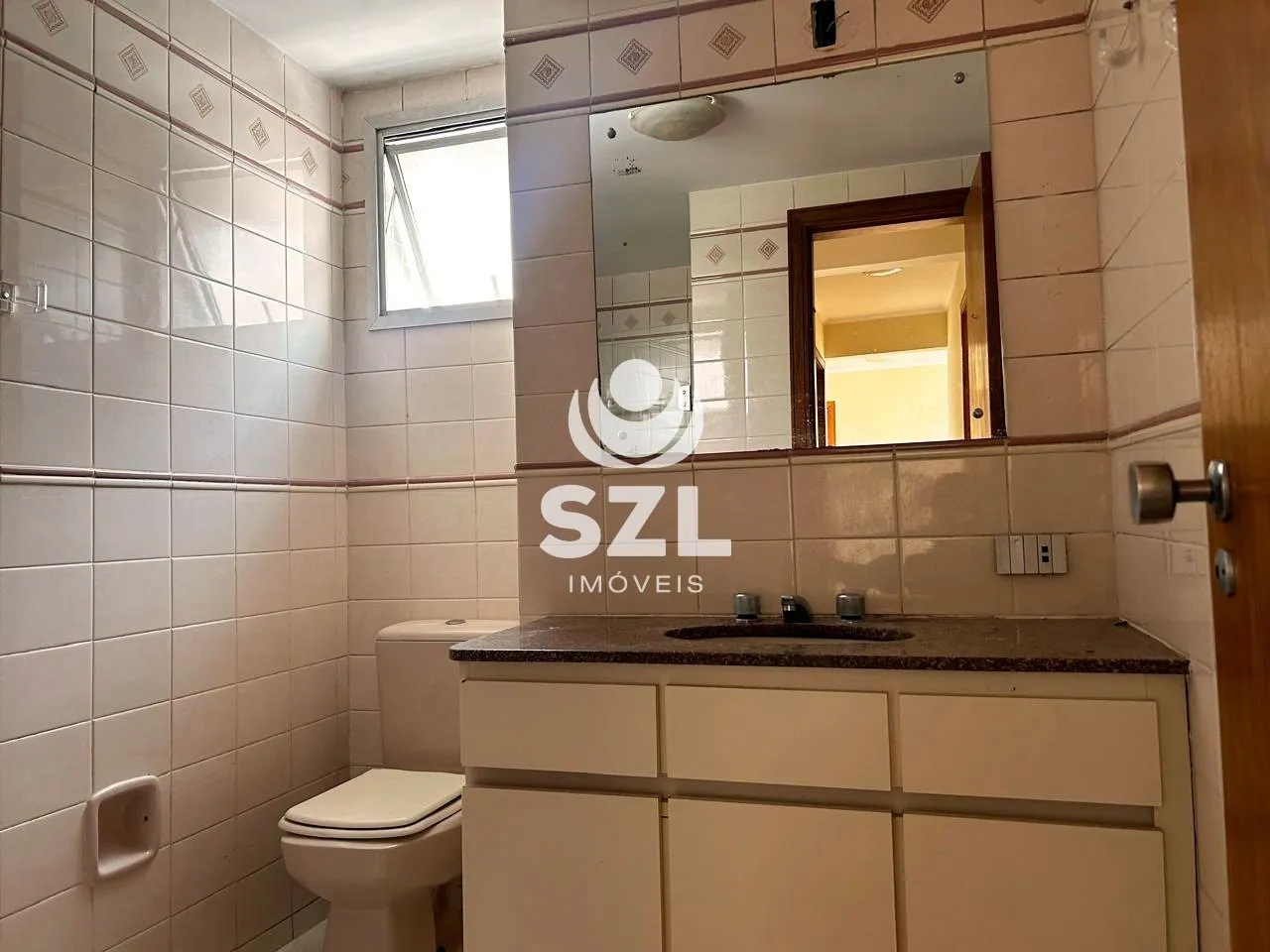 Apartamento com piso de madeira ou laminado, Cabral — photo 10