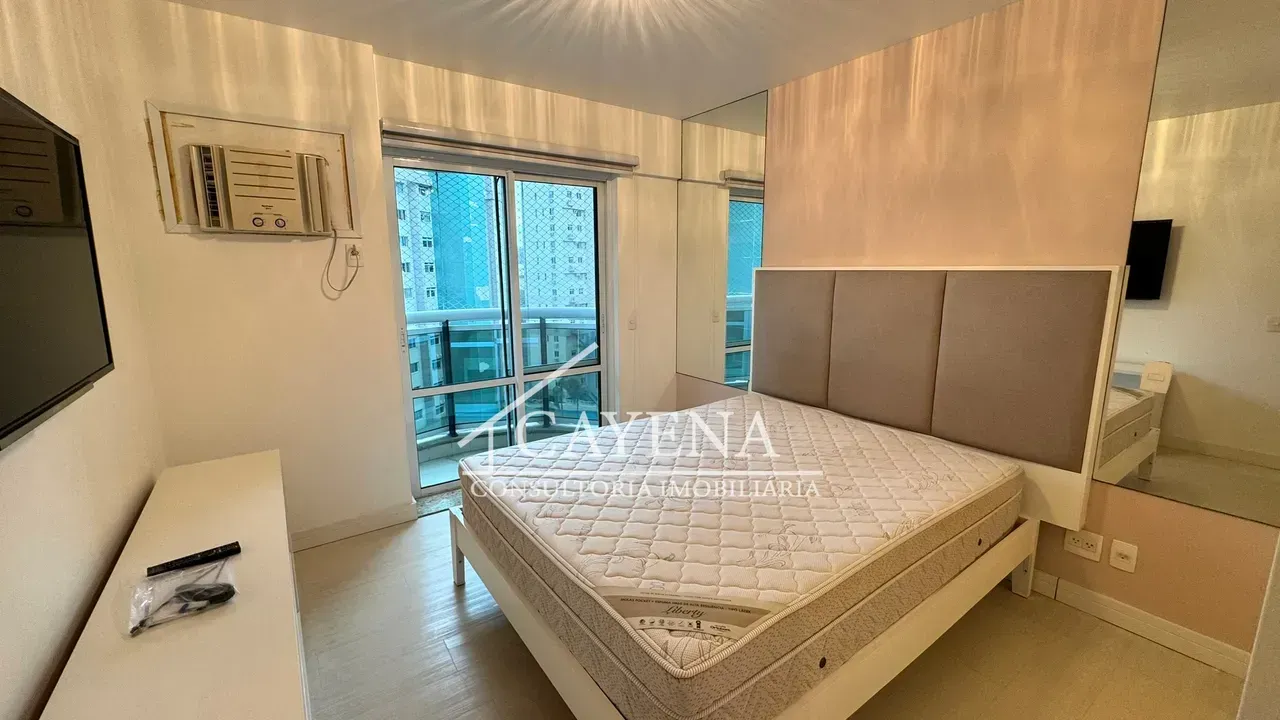 Furnished 4-bedroom apartment with glazed balcony — photo 19