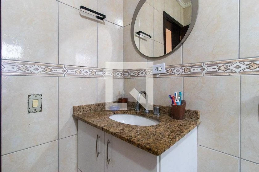 3-bedroom house with a bathtub in Curitiba — photo 2