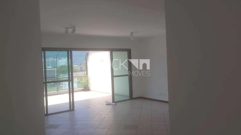 183 m² unfurnished apartment with 3 bedrooms and mountain view — photo 18