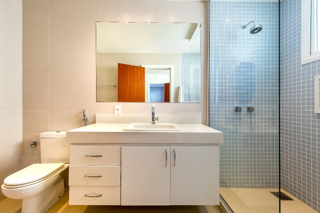 680 m² house with 4 en-suite bedrooms and 7 bathrooms — photo 24