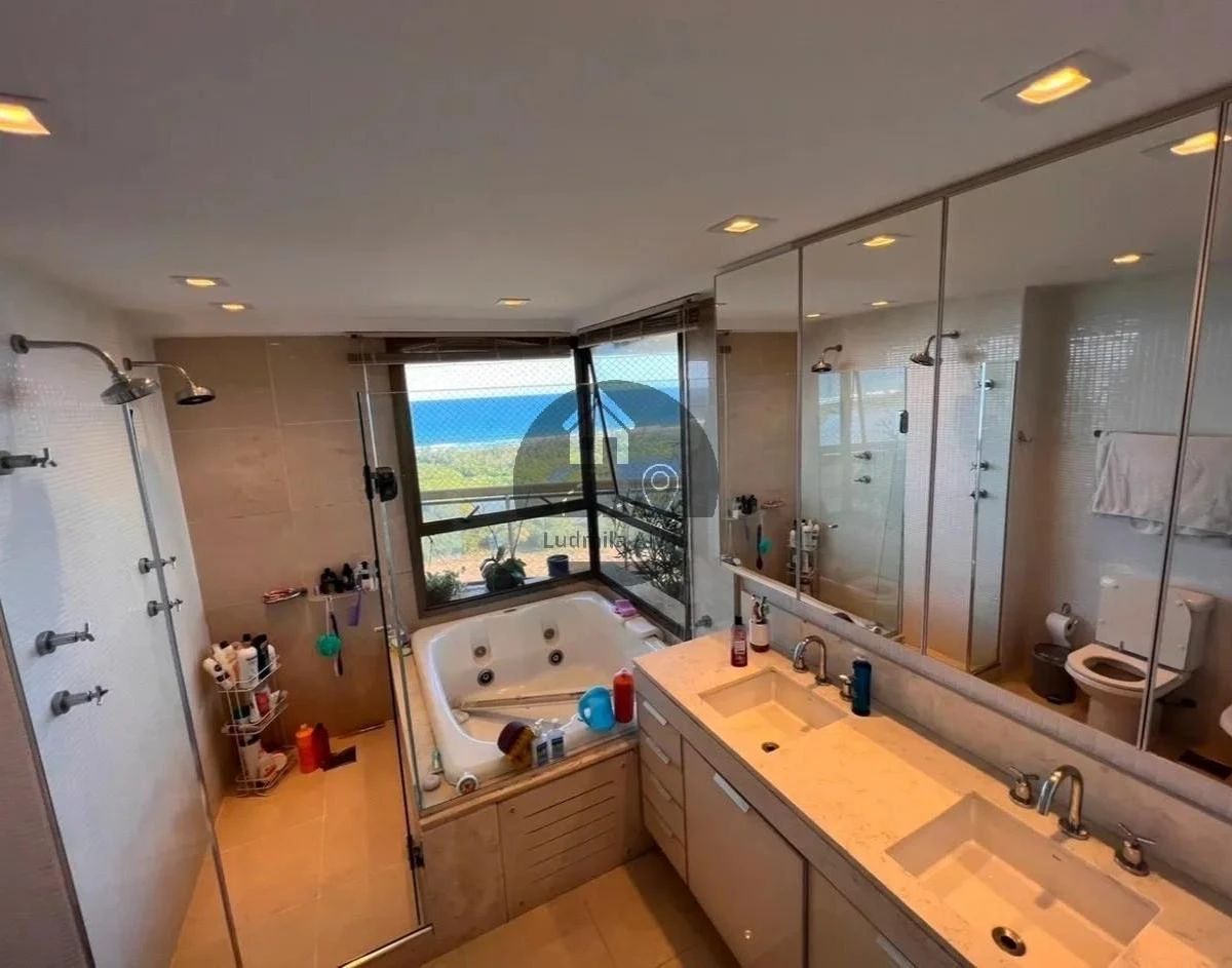 3-suite furnished apartment with balcony and 268 m² — photo 3