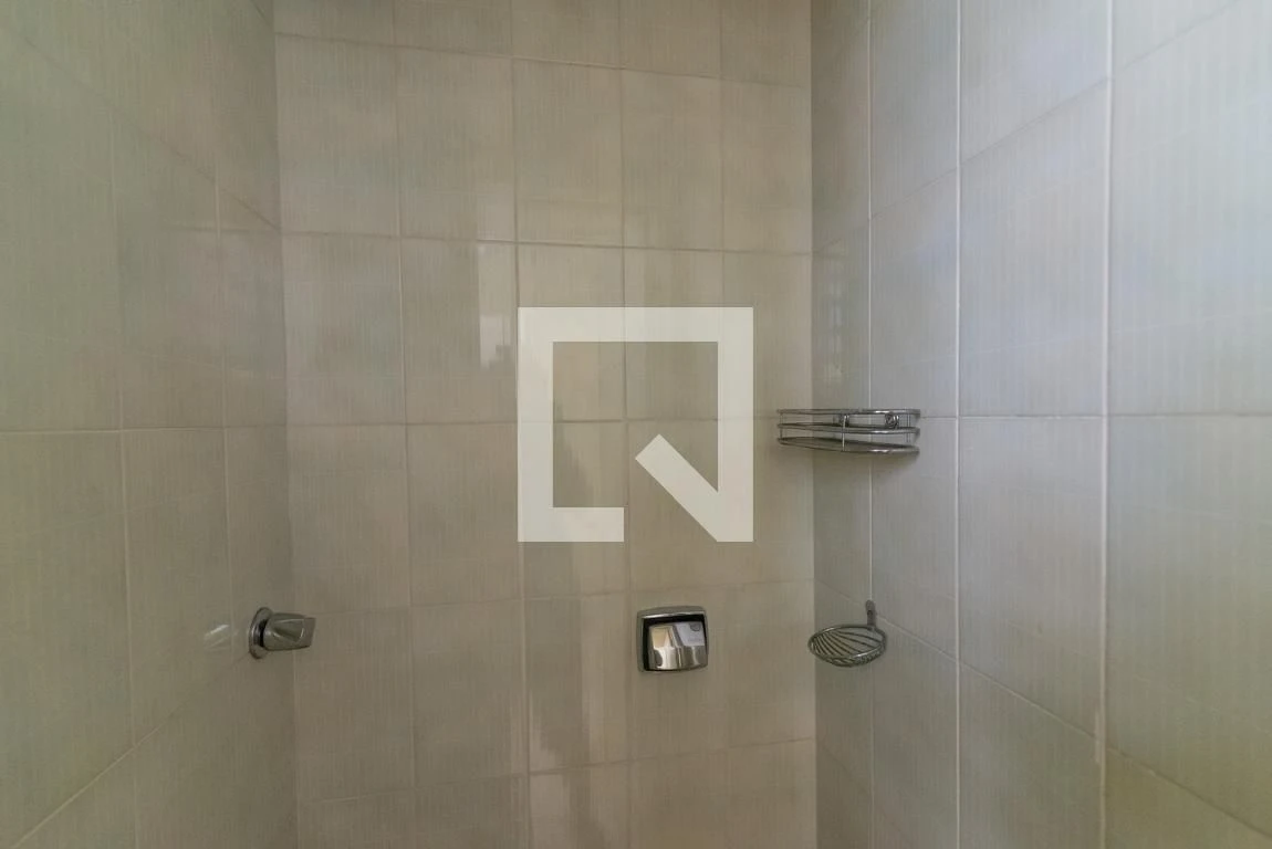 Bathtub in a 3-bedroom apartment, 110 m² — photo 54