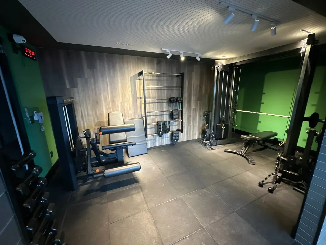 Мебльована квартира на першому поверсі з 1 спальнею 54 м² — photo 18