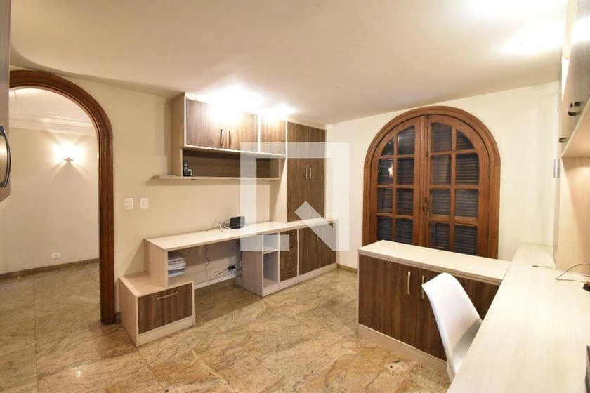 House with 5 bedrooms, gas stove and 650 m² — photo 23