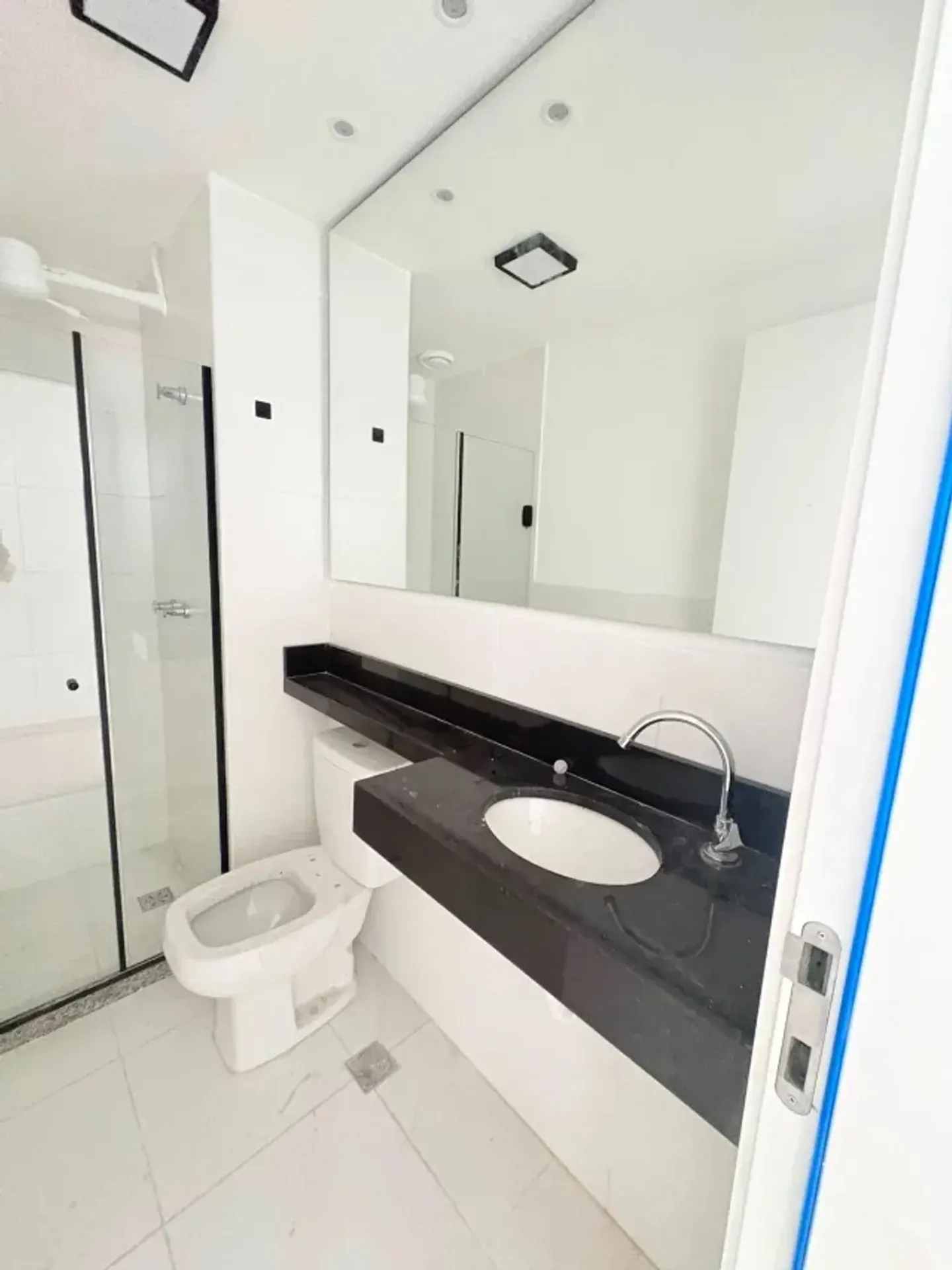 3-bedroom apartment with integrated kitchen and balcony — photo 19