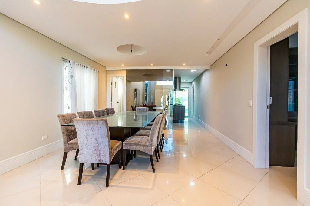 5-bedroom house with a private pool in Curitiba — photo 26