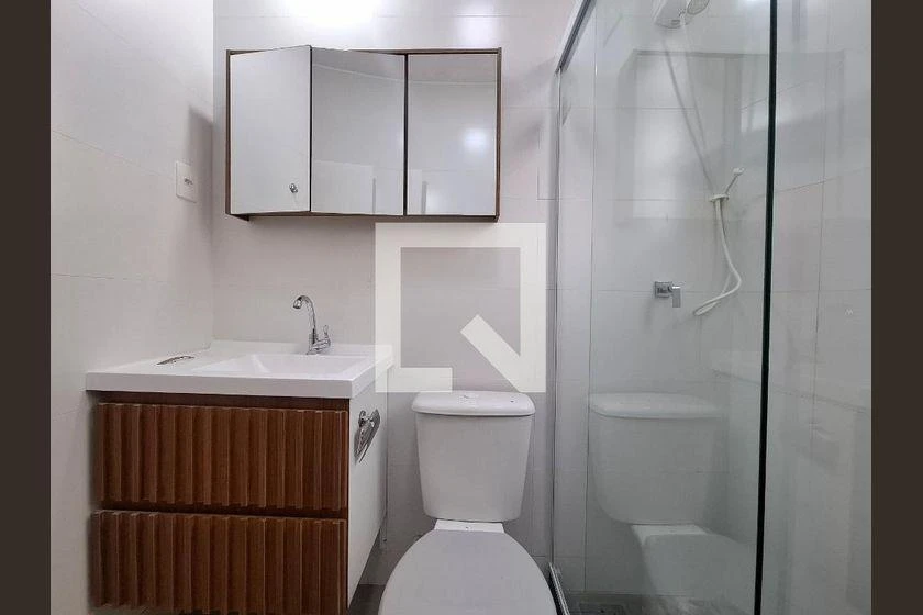 Wood or laminate floors in a 2-bedroom apartment, 68 m² — photo 5