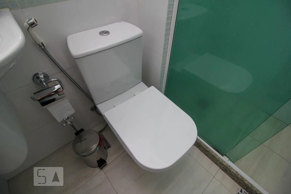 3-bedroom apartment with a glass-enclosed balcony — photo 49