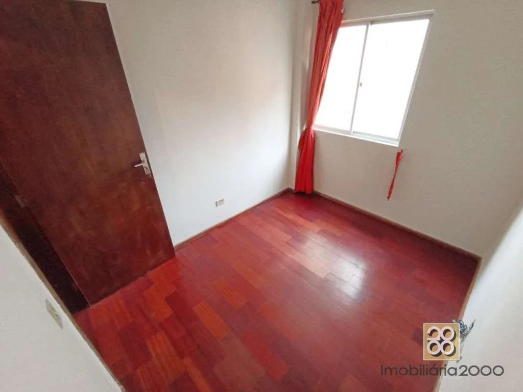 Wood or laminate floors in a 2-bedroom apartment, 67 m² — photo 9