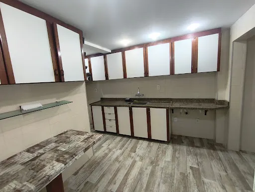 4-bedroom apartment with enclosed balcony — photo 2