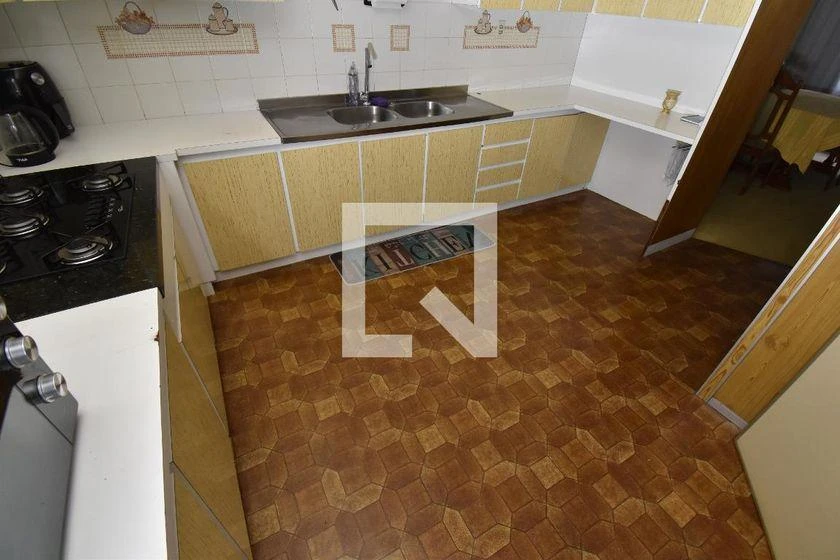 6-bedroom house with a washing machine in Curitiba — photo 13