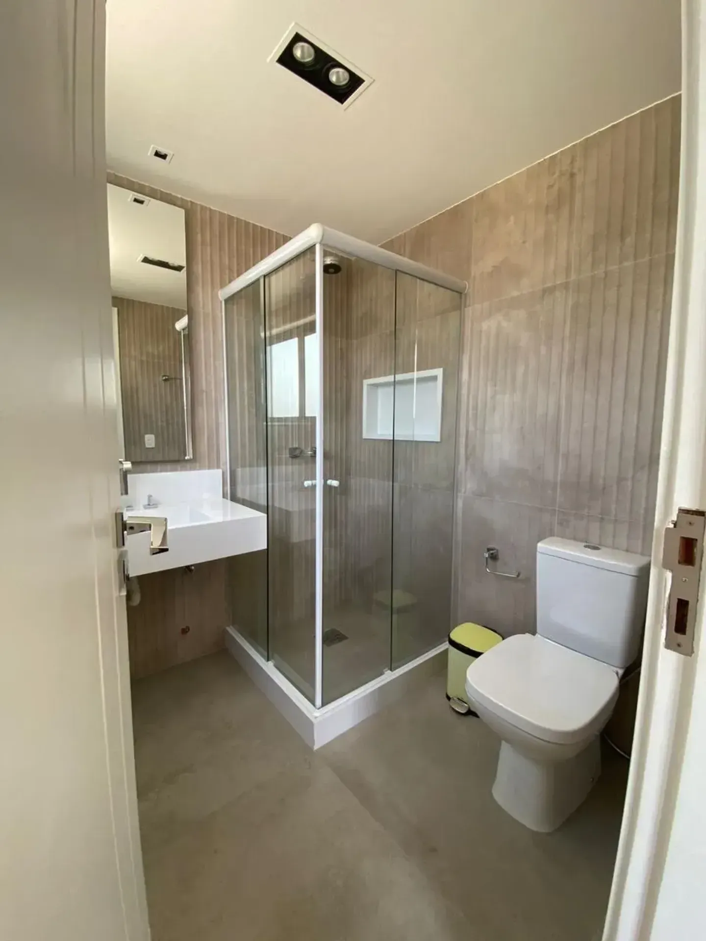 Furnished house with 4 bedrooms and 7 bathrooms — photo 18