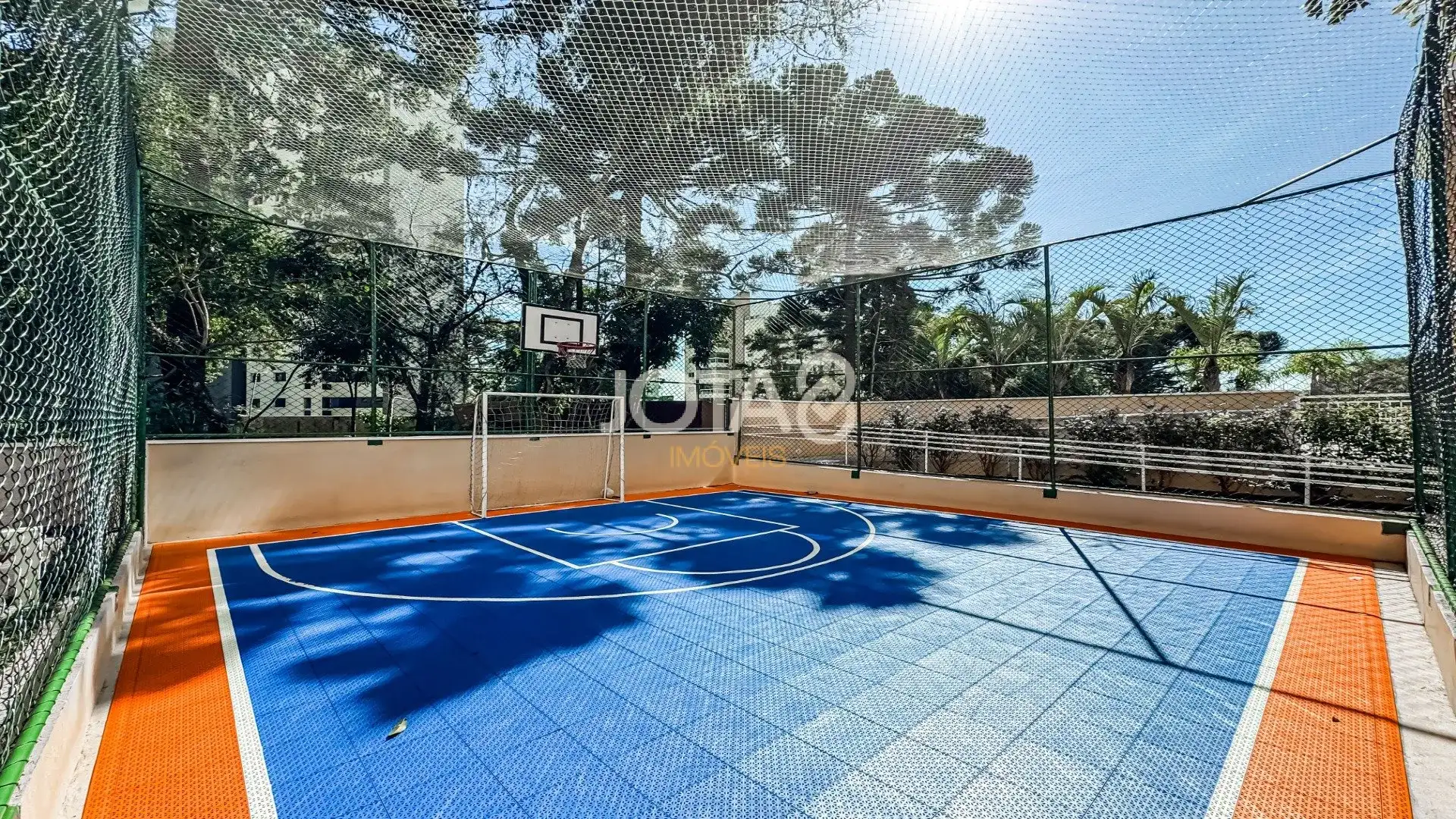 3-bedroom apartment with 185 m² and private BBQ space — photo 36