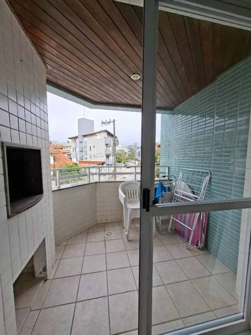 Furnished 2-bedroom apartment with open-plan kitchen — photo 9