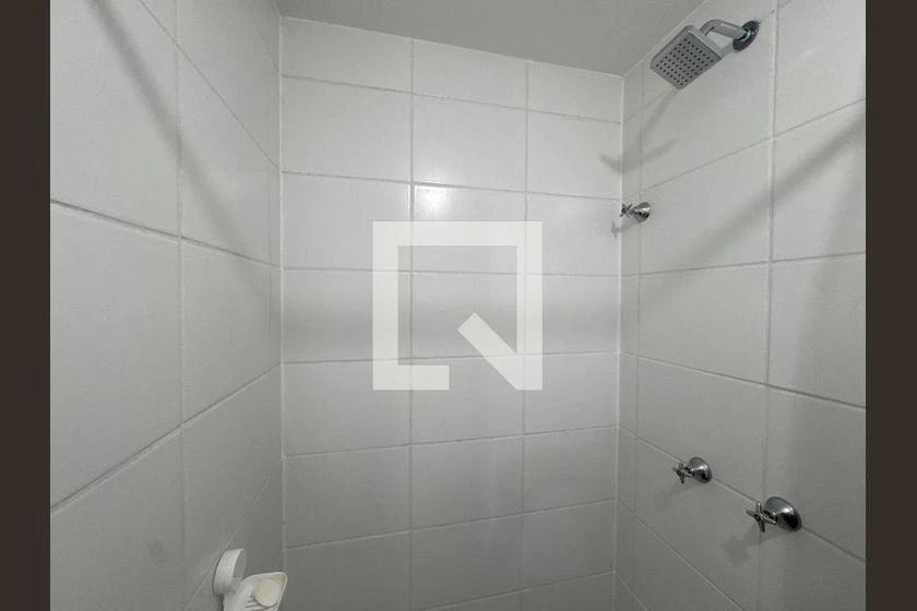 2-bedroom apartment in a building with a gym — photo 32
