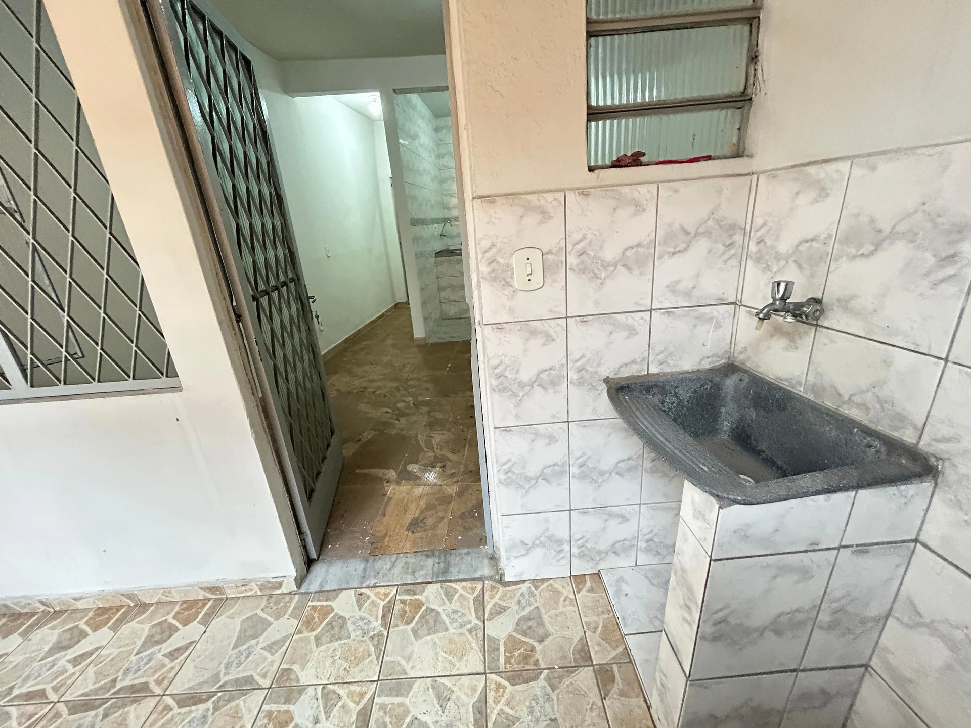 Studio sem mobília com mini cozinha e 1 quarto — photo 4