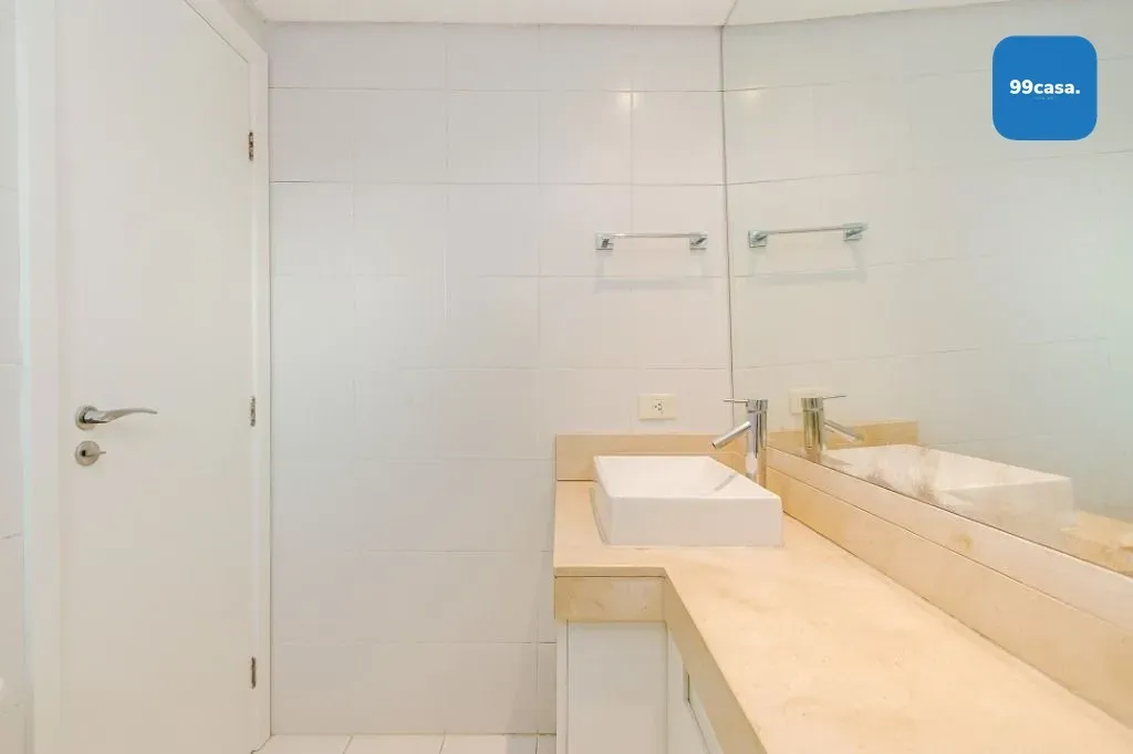 3-bedroom apartment with a home office — photo 41