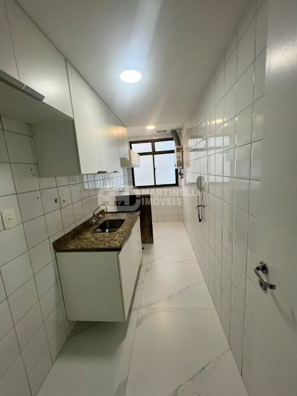Unfurnished apartment with 3 bedrooms and 1 bathroom — photo 8